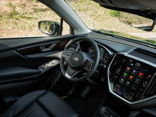 2025 Subaru Ascent Touring Image 14 of 26