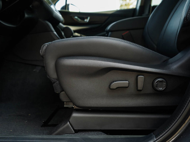 2025 Subaru Ascent Touring Image 11 of 26