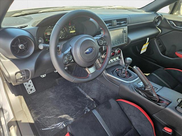 Vehicle image 11 of 16