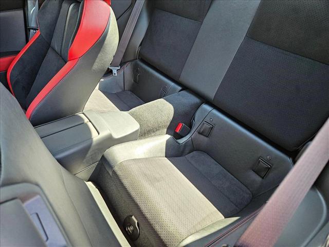 Vehicle image 10 of 16