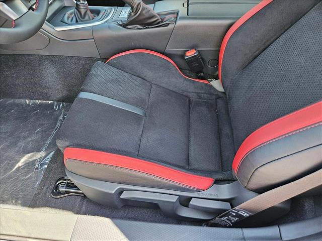 Vehicle image 16 of 16