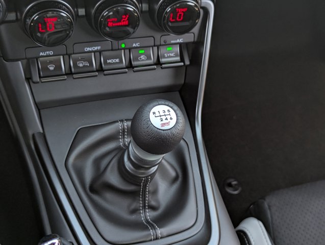 Vehicle image 19 of 21