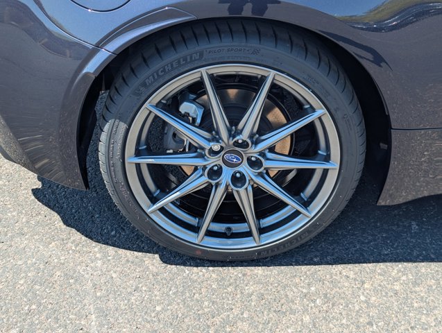 Vehicle image 8 of 21