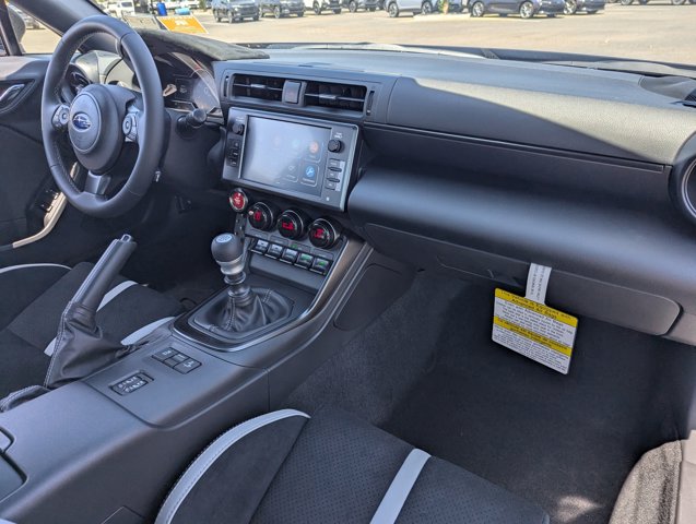 Vehicle image 11 of 21
