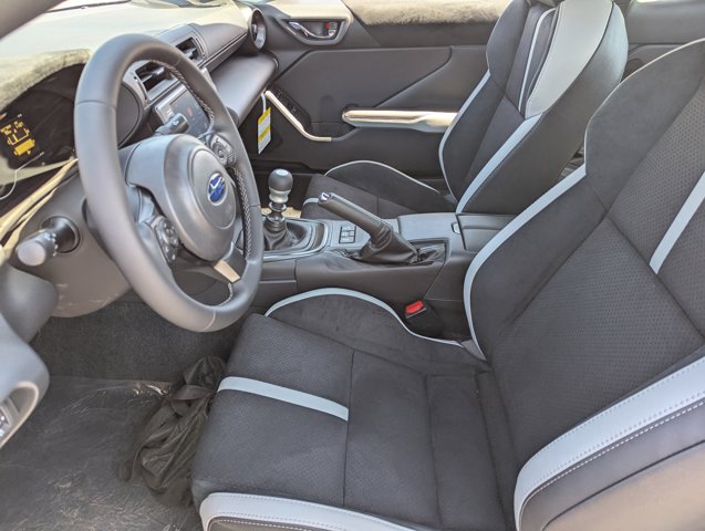Vehicle image 14 of 21