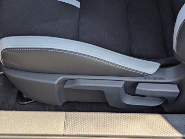 Vehicle image 15 of 21