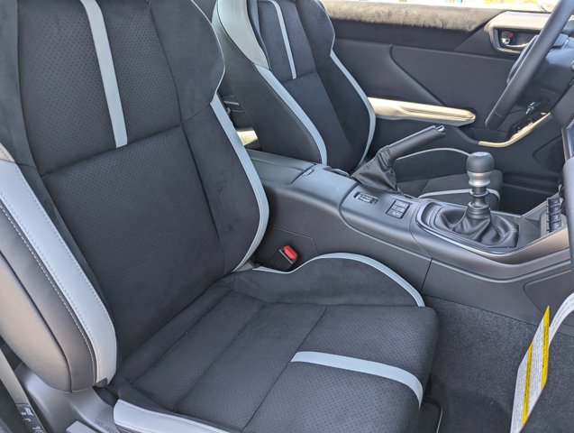 Vehicle image 9 of 21