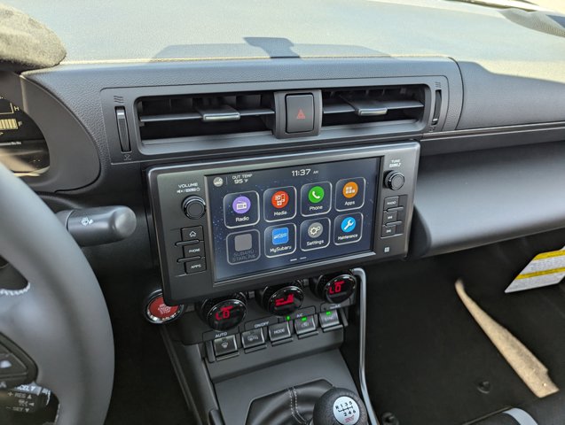 Vehicle image 17 of 21