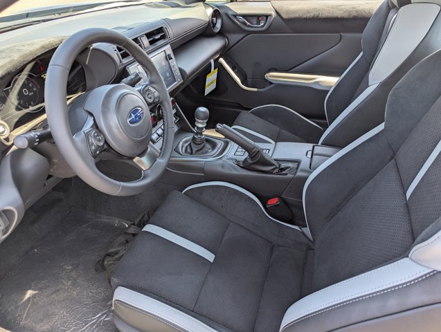 Vehicle image 13 of 21