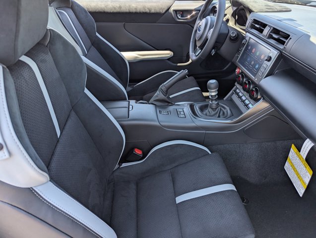 Vehicle image 10 of 21