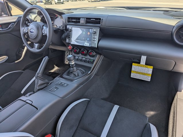 Vehicle image 12 of 22