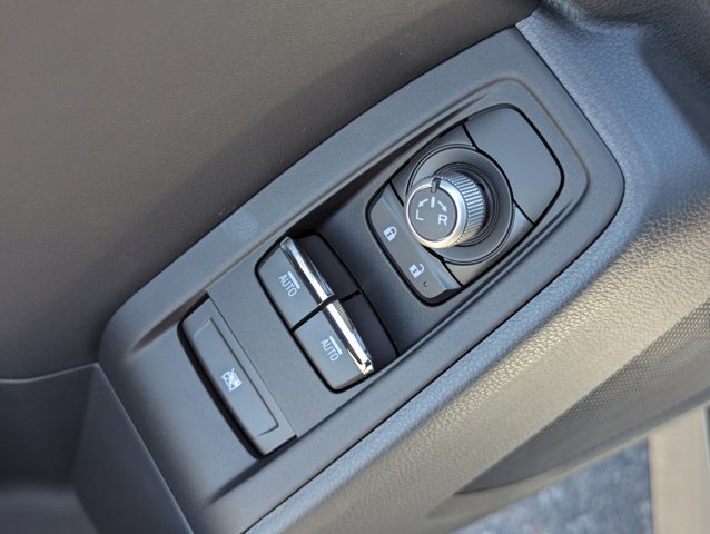 Vehicle image 17 of 22
