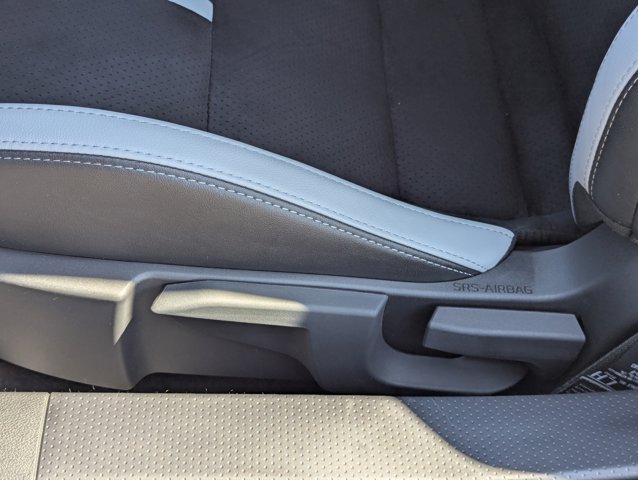 Vehicle image 16 of 22