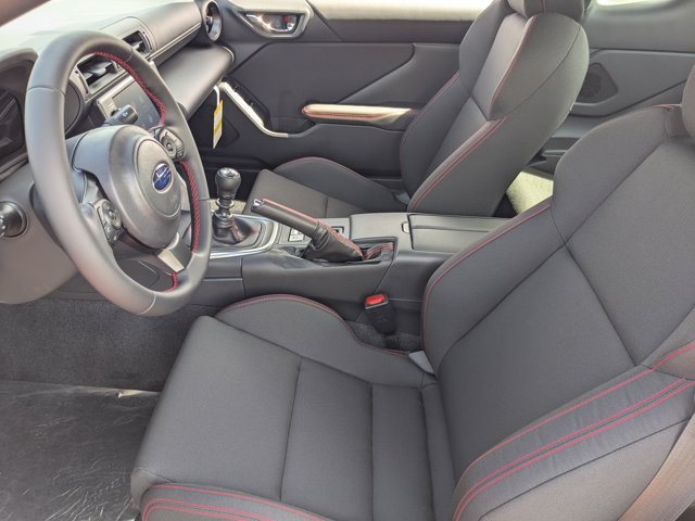 Vehicle image 18 of 23