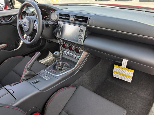 Vehicle image 13 of 23