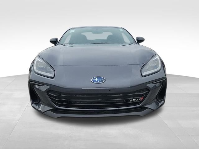 Vehicle image 4 of 18