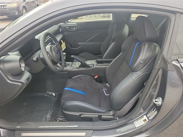 Vehicle image 11 of 18