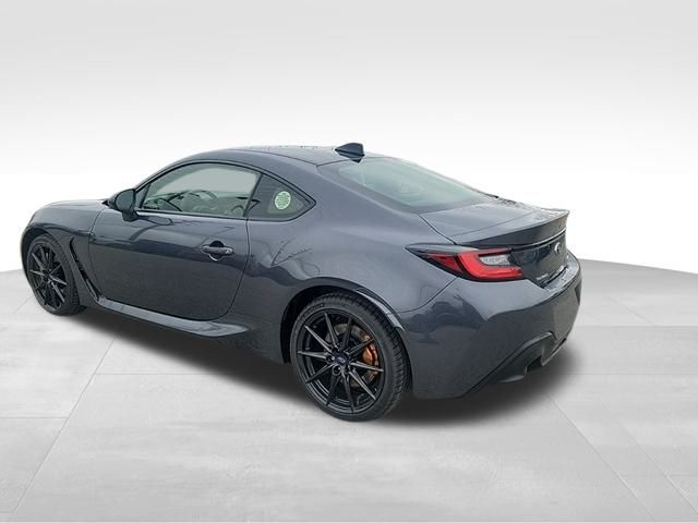 Vehicle image 8 of 18