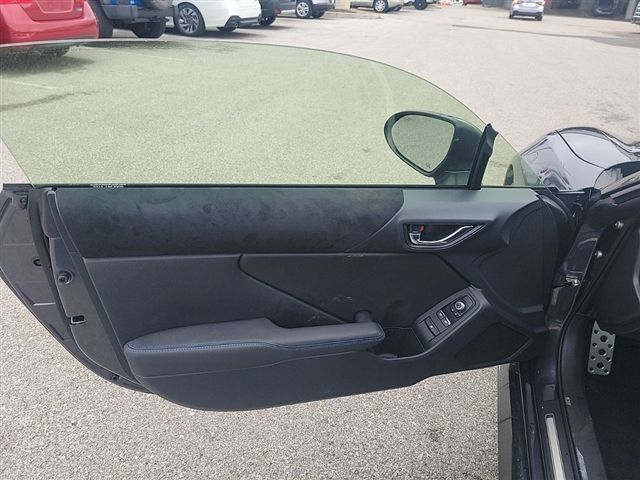 Vehicle image 12 of 18