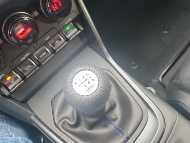 Vehicle image 18 of 18