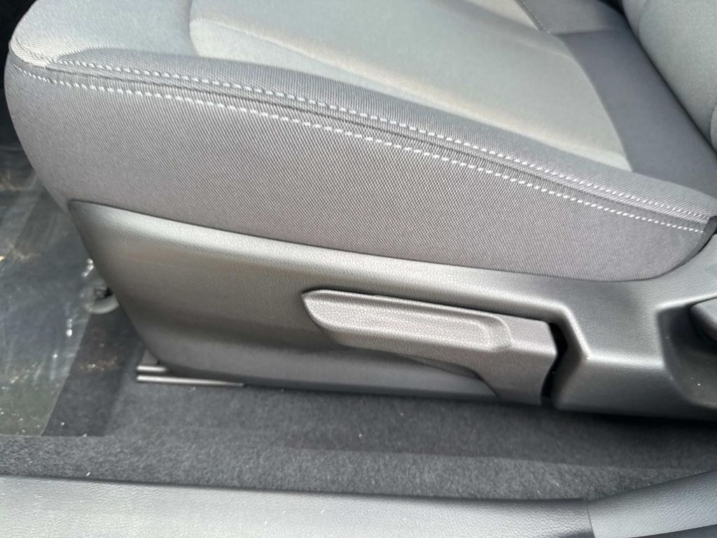 2025 Subaru Crosstrek Base Image 31 of 37