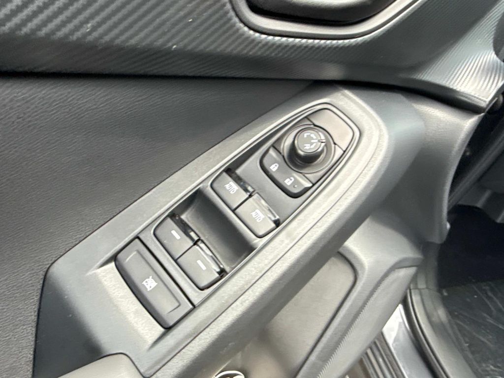 2025 Subaru Crosstrek Base Image 32 of 37