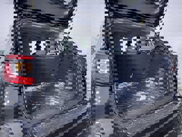 Vehicle image 14 of 26