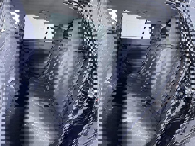 Vehicle image 15 of 26