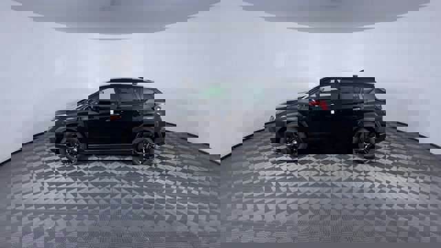 Vehicle image 11 of 26