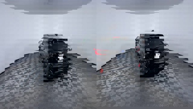 Vehicle image 10 of 26