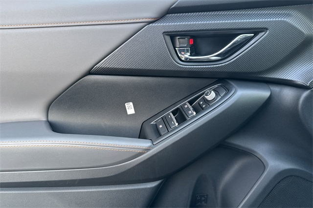 2025 Subaru Crosstrek Limited Image 20 of 24
