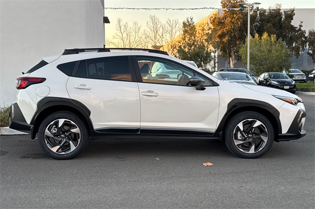 2025 Subaru Crosstrek Limited Image 4 of 24