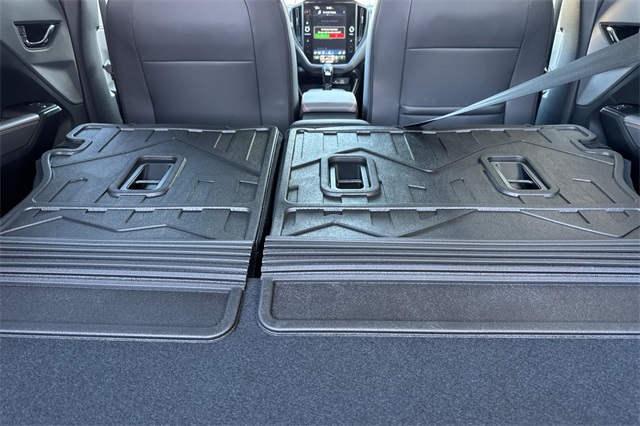 2025 Subaru Crosstrek Limited Image 7 of 24