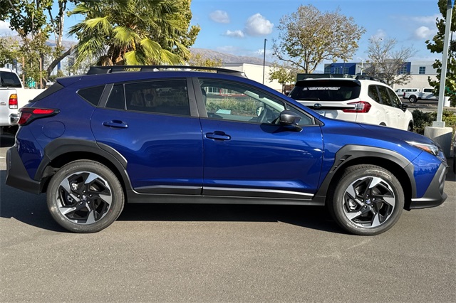 2025 Subaru Crosstrek Limited Image 4 of 24