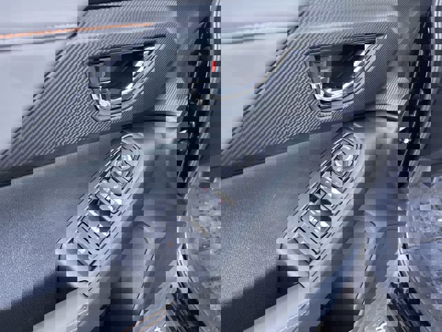 Vehicle image 15 of 27