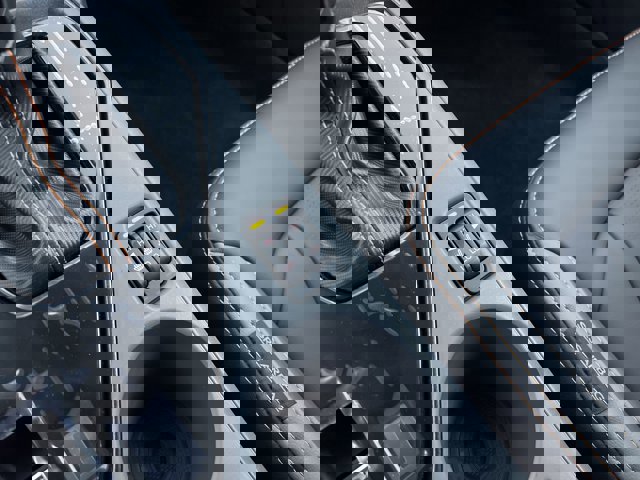 Vehicle image 21 of 27