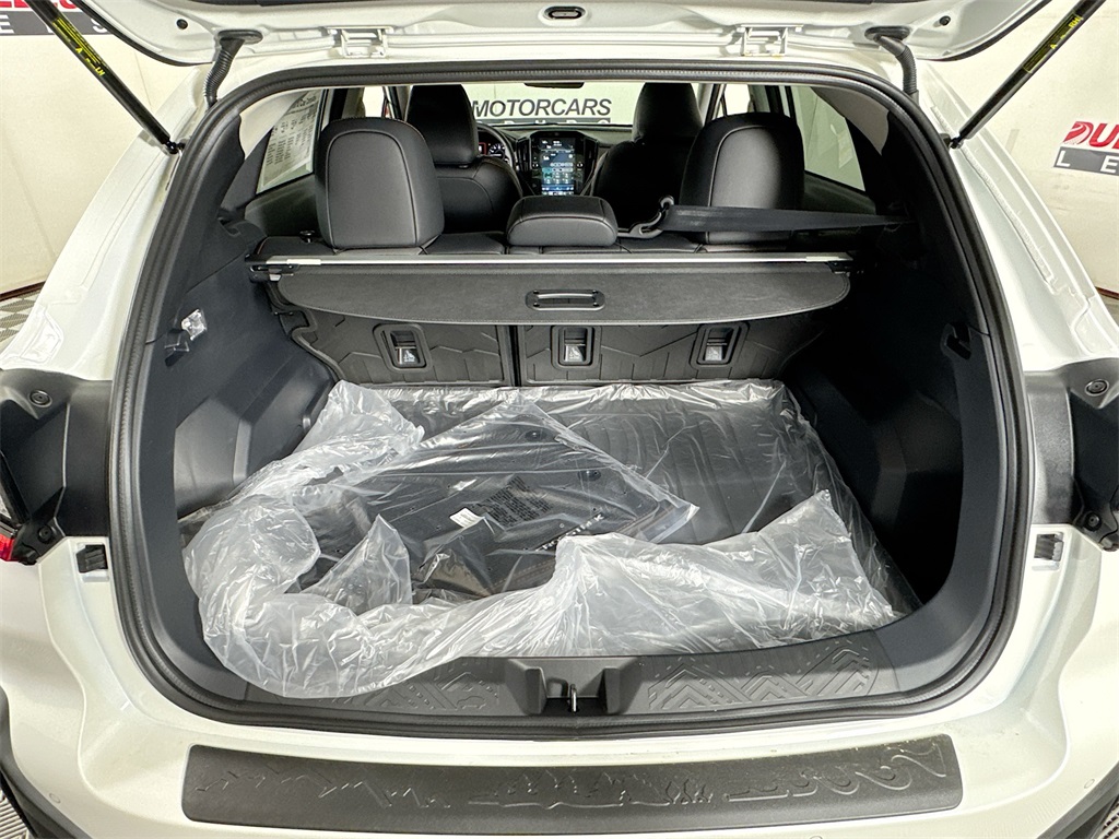 Vehicle image 28 of 34