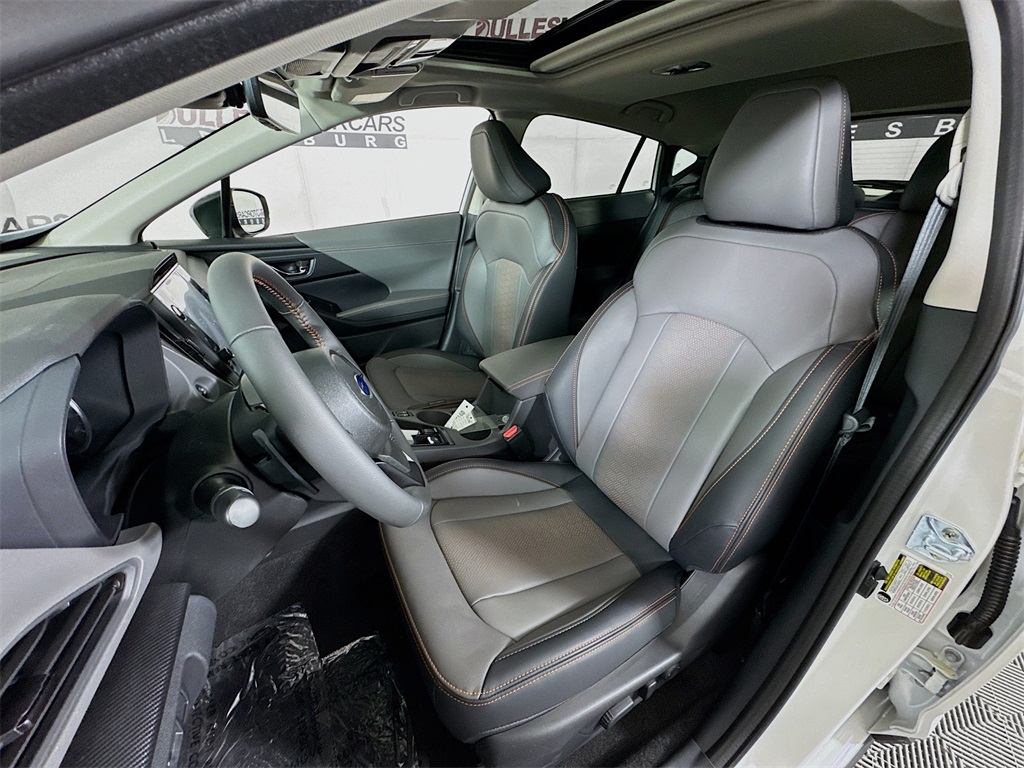 Vehicle image 22 of 34