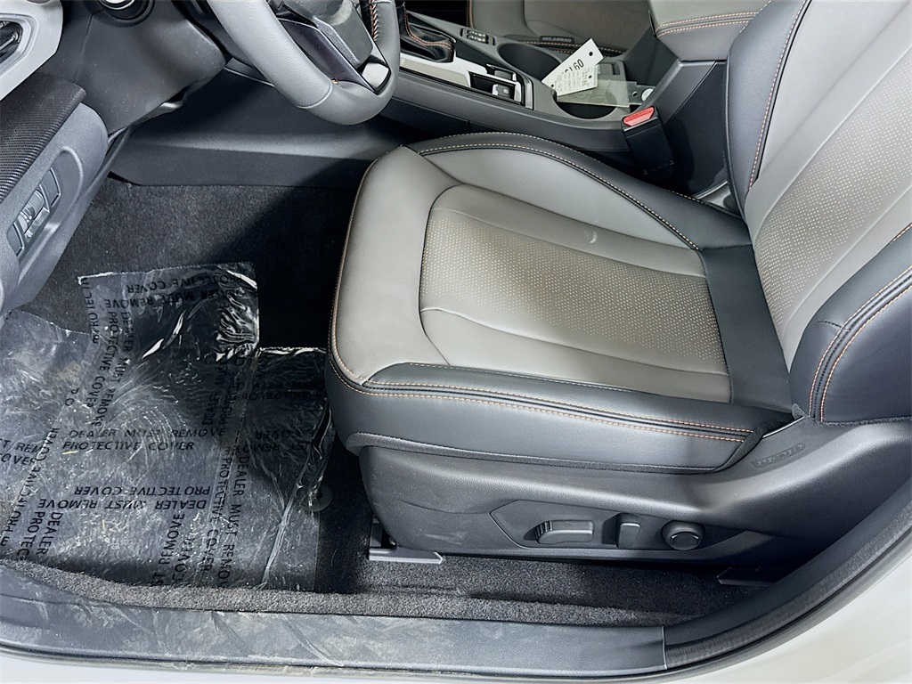 Vehicle image 20 of 34