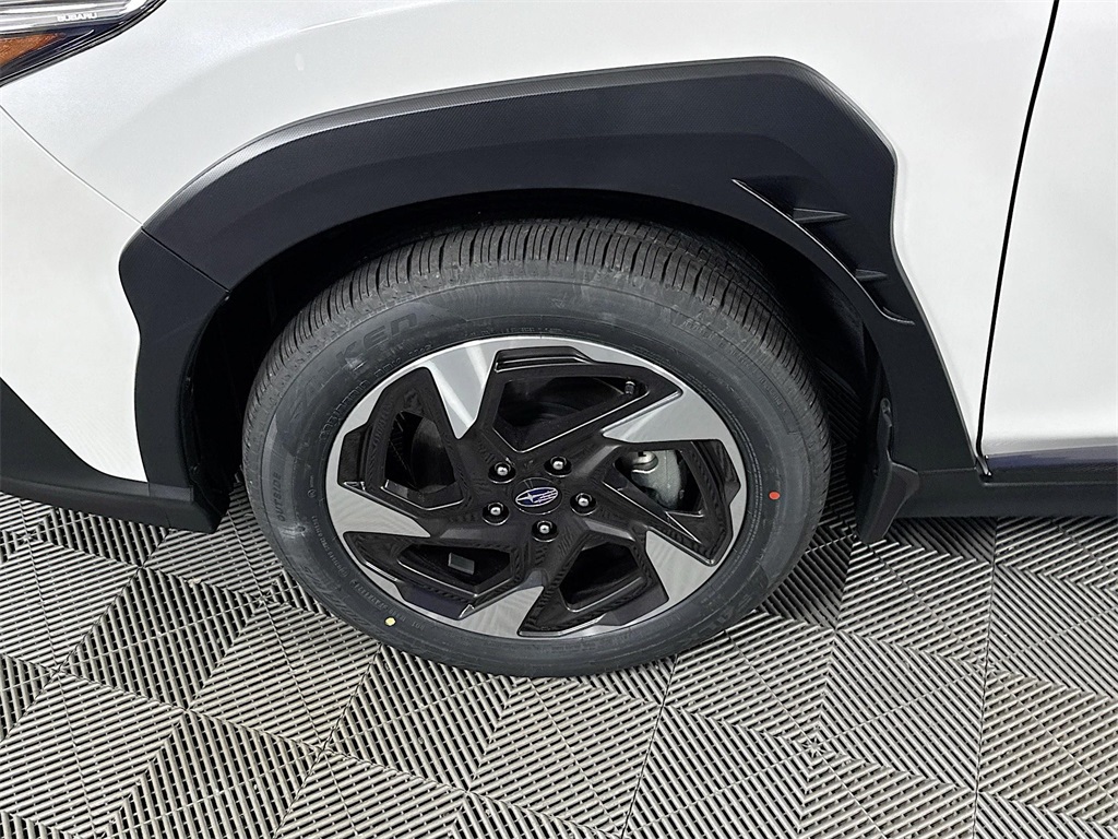 Vehicle image 33 of 34