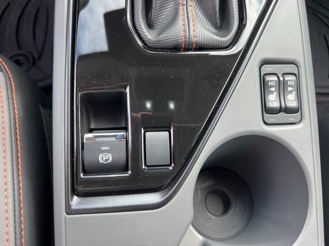Vehicle image 13 of 21