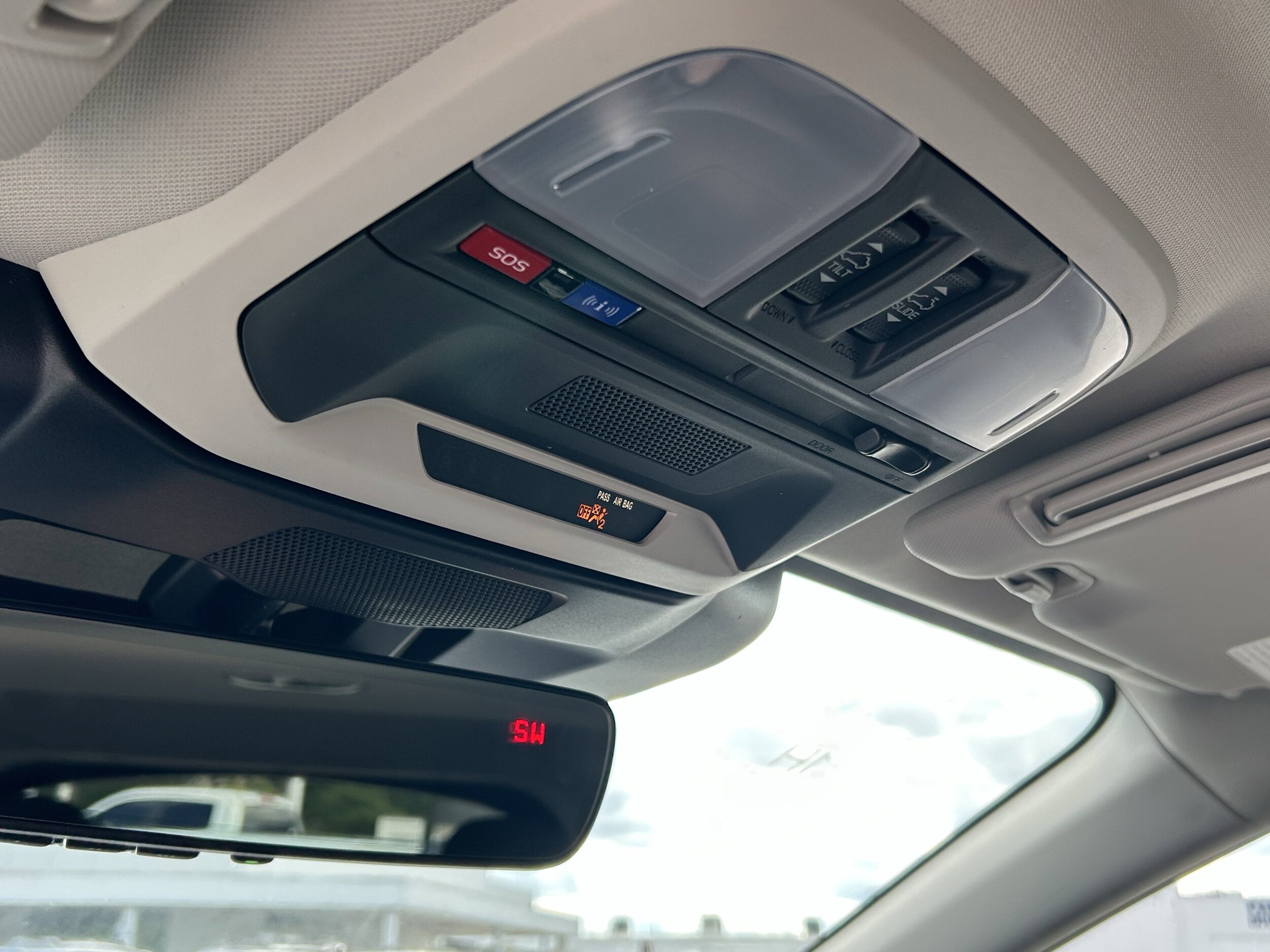 Vehicle image 22 of 31