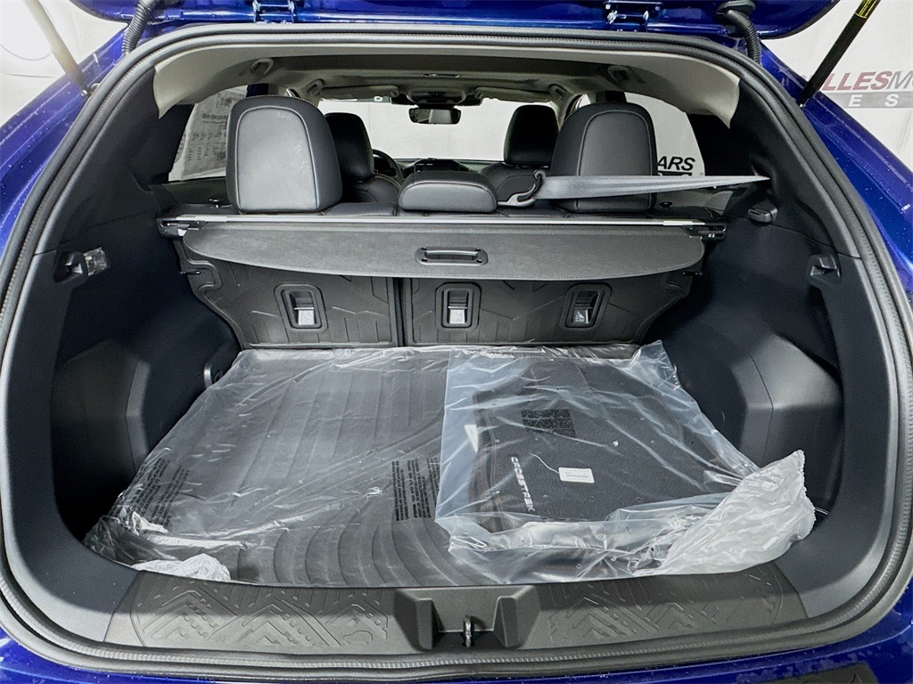 Vehicle image 25 of 31