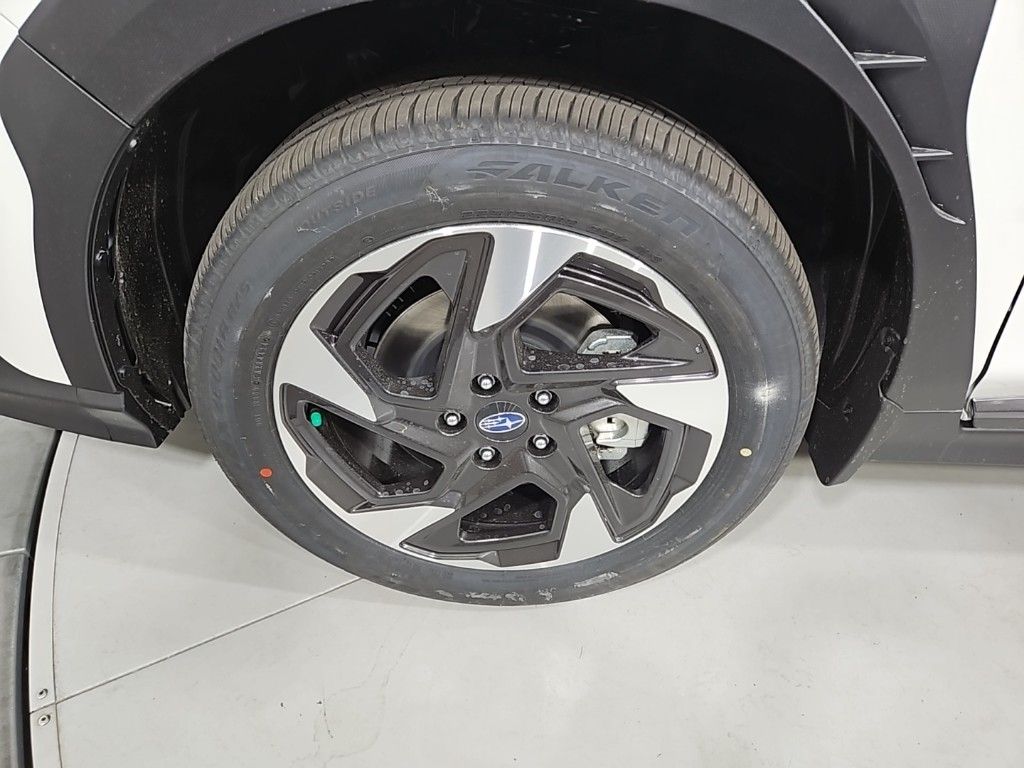Vehicle image 26 of 29