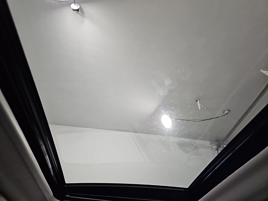 Vehicle image 20 of 29