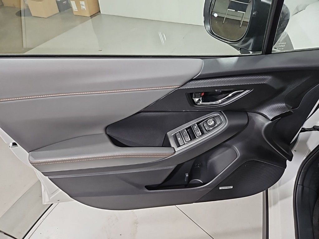 Vehicle image 10 of 29