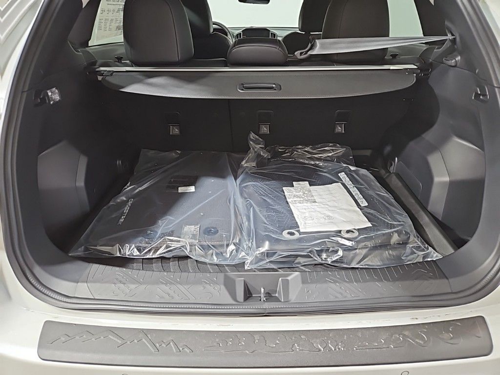 Vehicle image 22 of 29