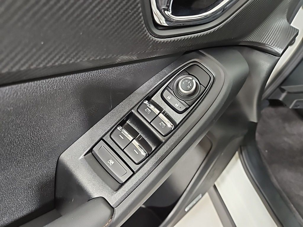 Vehicle image 11 of 29