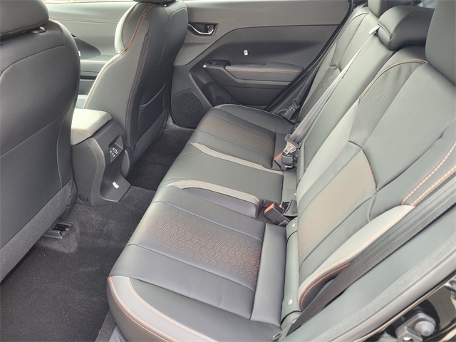 2025 Subaru Crosstrek Limited Image 7 of 15