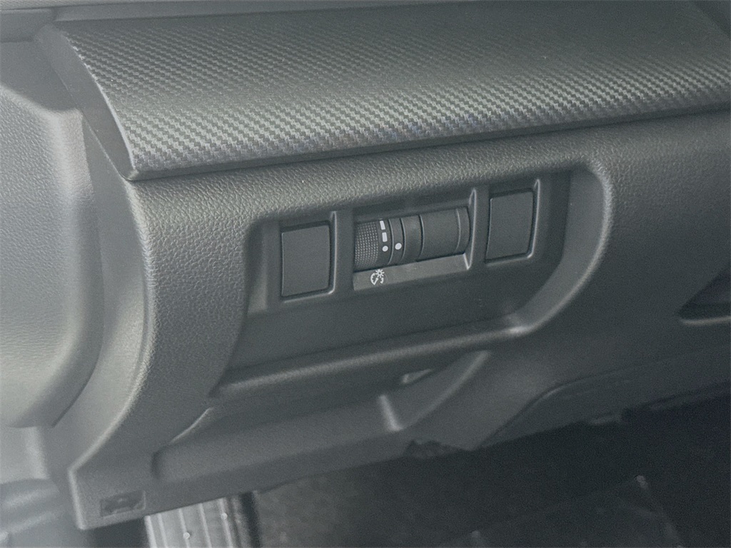 Vehicle image 10 of 31